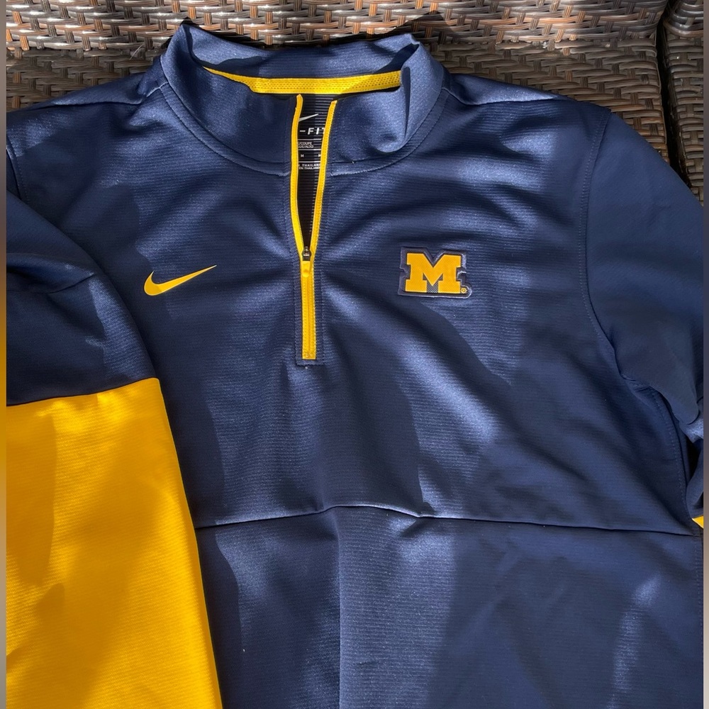 NIKE Tall, Medium quarter-zip Michigan Wolverines long sleeve performance jacket